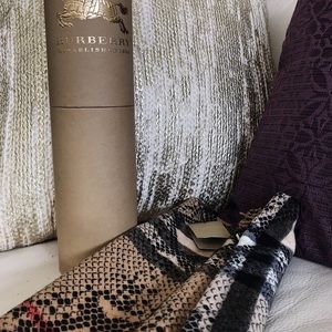 💙 #NWT BURBERRY PYTHON GIANT CHECK CASHMERE SCARF